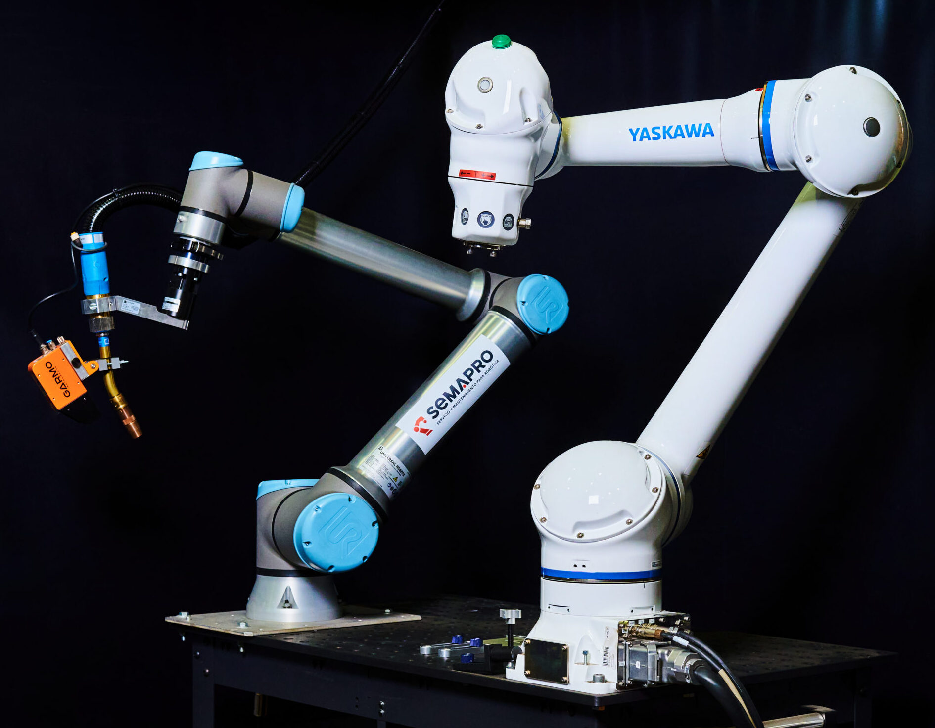 Cobots o robots colaborativos en nuestra empresa de robótica industrial expuestos